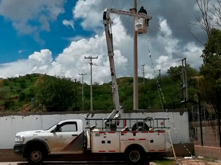 Atienden rezago en alumbrado público y recolección de basura