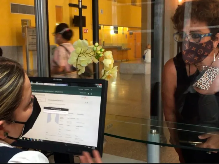 Refuerza IMSS buen trato e información a familiares de pacientes con Covid-19