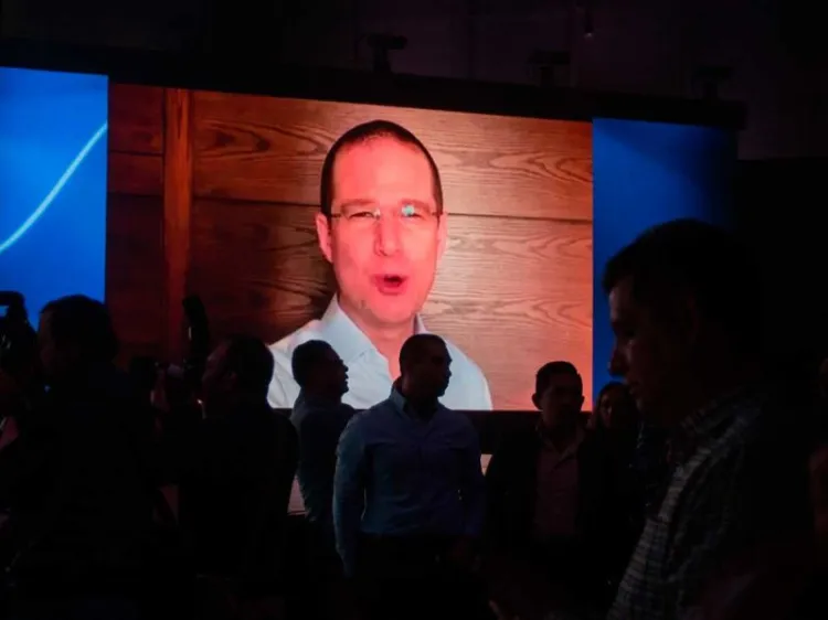 Comparece Ricardo Anaya por acusaciones de sobornos