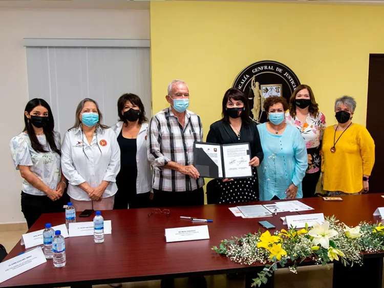 Suman esfuerzos a favor de mujeres