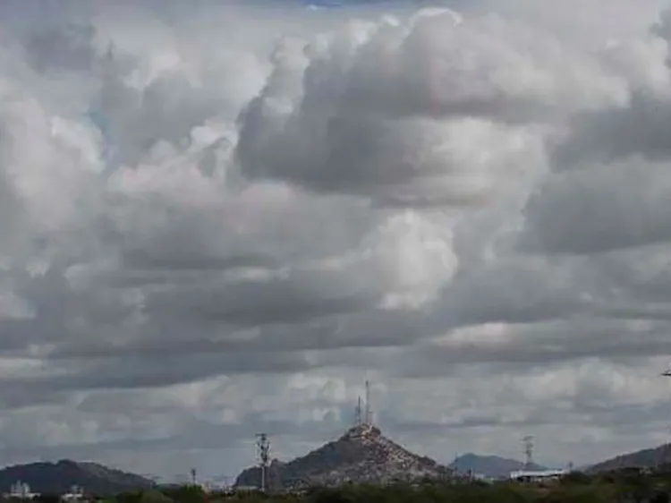 Continuarán nublados y lluvias hasta el viernes