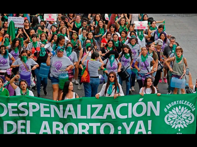 Avalan regulación del aborto