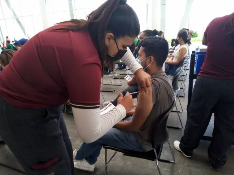 Coahuila, primer estado en vacunar contra covid a menores de edad