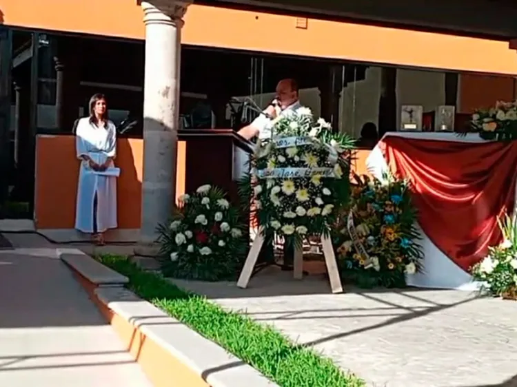 Brindan homenaje póstumo