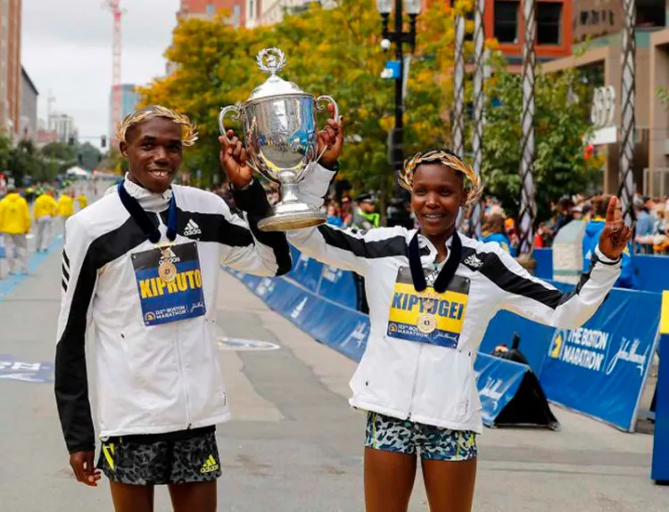 Kenia domina en el Maratón de Boston en ambas ramas