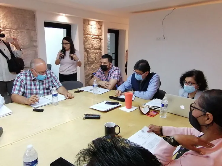 Aprueba 50% de descuento en predial y 100% en recargos