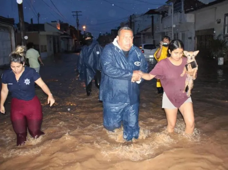‘Pamela’ deja inundaciones en varias colonias de Mazatlán, Sinaloa