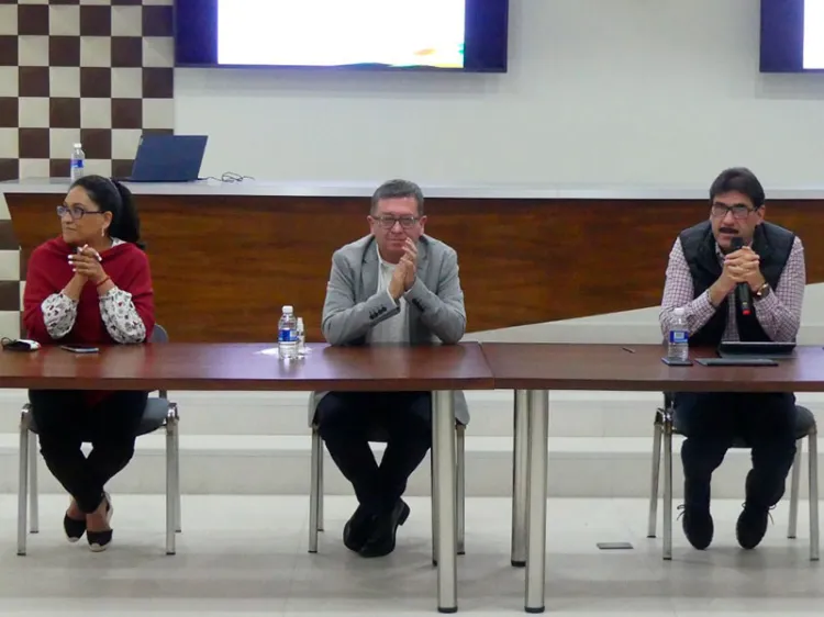 Dialogan con empresarios de Nogales