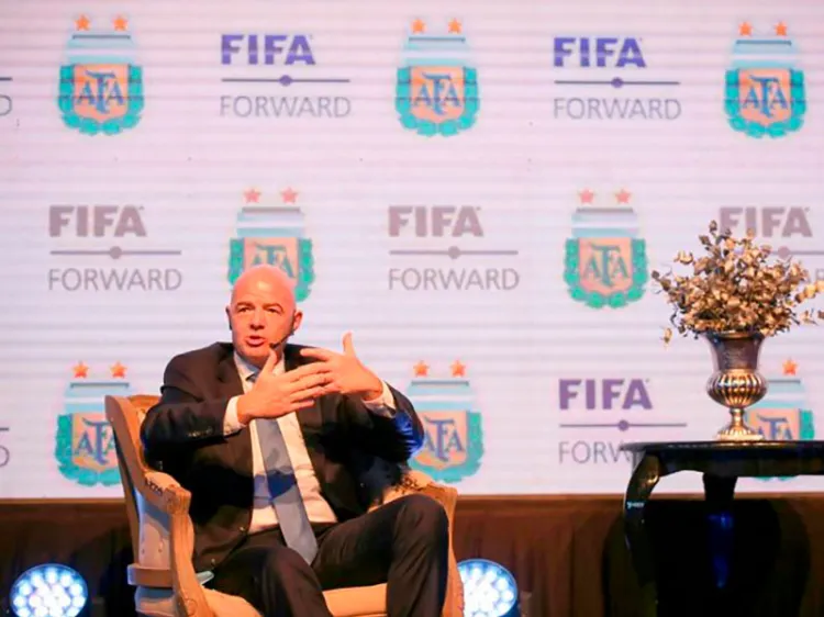 Infantino está a favor de que se juegue el Brasil vs Argentina