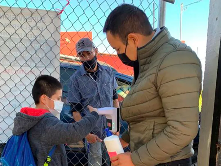 Supervisan regidores protocolos de salud en escuelas de Nogales