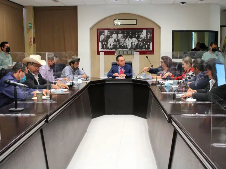 Piden trabajar con sectores rezagados