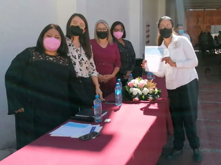 Benefician a 100 jefas de familia