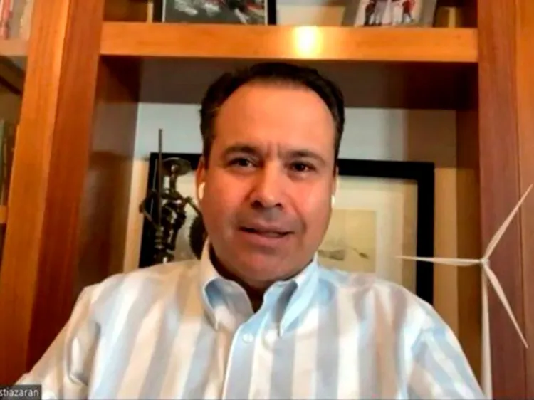 Revisan plazas otorgadas de forma irregular en anterior administración