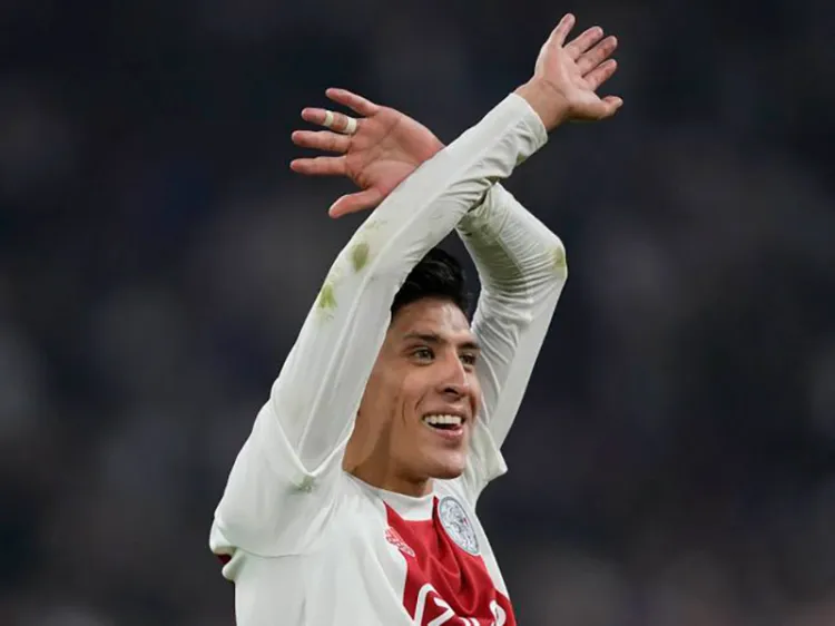 Qué momento de Edson Álvarez en su firma de contrato