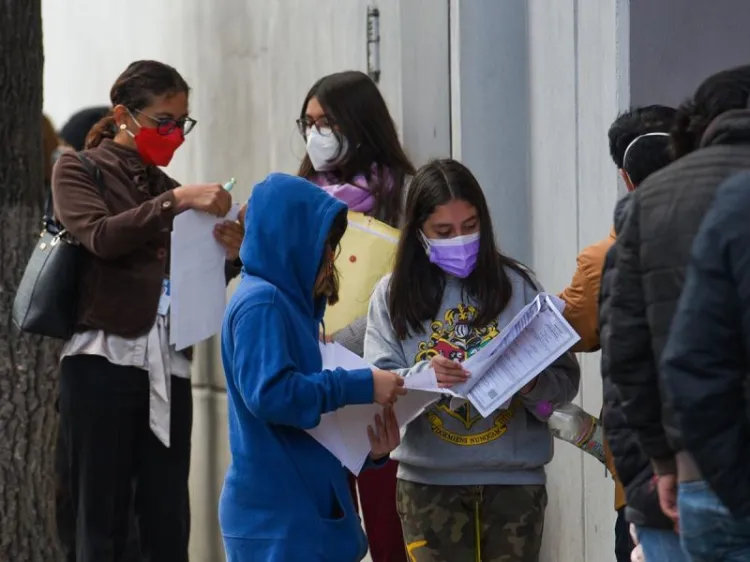 Vacunan contra covid a niña amparada, tras multa a Jorge Alcocer