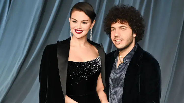 Selena Gómez y Benny Blanco se presentan como pareja por primera vez en ...
