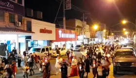 Desfilan catrinas por calles de Nogales