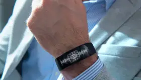 Presenta Unison pulsera para detectar casos de Covid-19