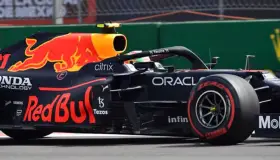 ‘Checo’ Pérez corrige el rumbo tras incidente en GP de México