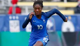 Jugadora del PSG niega agresiones a su compañera