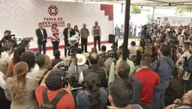 Acerca gobernador Feria de Servicios a la gente
