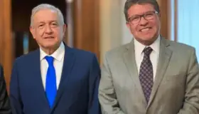 Pide López Obrador a aspirantes de Morena respetar estatutos y encuesta para elección