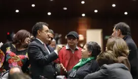 Morena pide a oposición ‘abrir bien los ojos’ para ver los logros de este gobierno