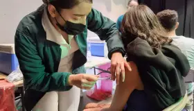 Vacunan a más de 6 mil adolescentes en Nogales