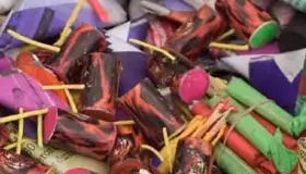 Denuncian venta clandestina de cuetes