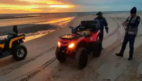 Buscan a joven pescador que se hundió en Bahía de Kino