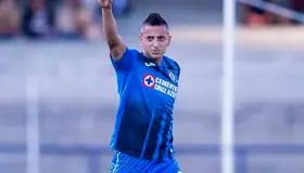 Chivas anuncia la llegada de Roberto Alvarado