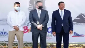 Neney Cabrera entrega 50 mil galones de pintura para el programa 'Pinta tu Barrio'