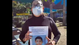 Busca desesperadamente a su hijo