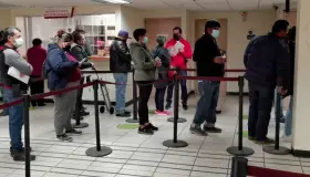 Abarrotan contribuyentes oficinas de la Agencia Fiscal