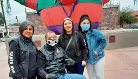 Donan motociclista silla de ruedas en Santa Ana