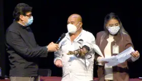 Benefician a Jeremías con prótesis de brazo