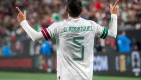 Osvaldo Rodríguez se queda en Jamaica