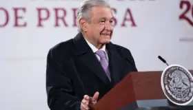 López Obrador pide a EU explicar presencia de FBI en QRoo