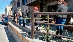 Cancelan escalinata de la fachada de edificio municipal