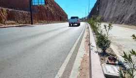 Buscan reparación alumbrado tras choques en el periférico