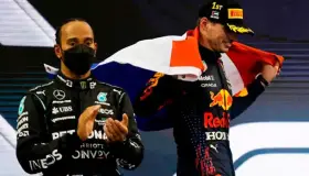 Destituyen a director de carrera de F1 tras el título de Verstappen