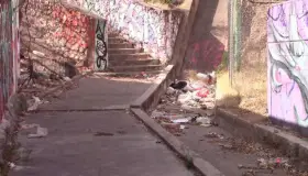 Piden limpien escalinata de la colonia Villa Sonora