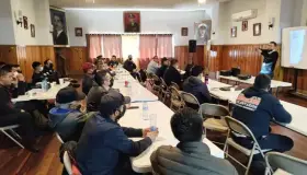 Capacitan a personal del Oomapas y Bomberos