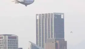 Vuela dirigible sobre CDMX contra violencia feminicida: 'Con dolor en el cielo'