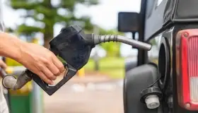 Siguen disparándose precios de gasolina en Arizona