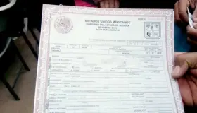 Podrán padres dar orden a apellidos de hijos; aprueba el Congreso