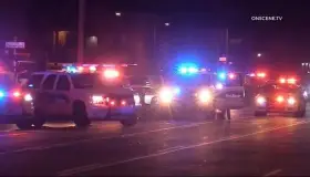 Hieren a policías en emboscada