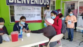 Llevan jornada médica a albergue para migrantes