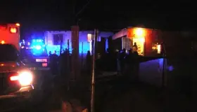 Reclama su escalera y lo golpean