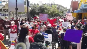 Alzan migrantes la voz en marcha, piden atención de EU